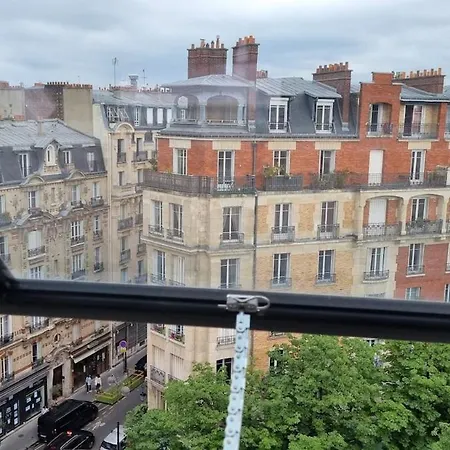 Charming Aligre Bastille Neighborhood